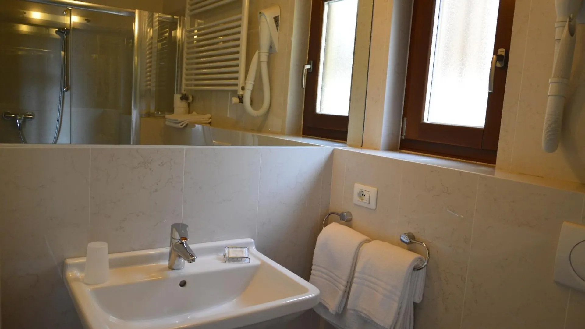 Hotel Garni Selene مالتشيزينيه 2*,  إيطاليا